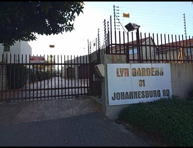 3 BEDROOM TOWNHOUSE FOR SALE IN LYNDHURST